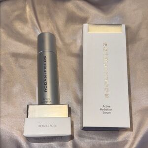 Rodan + Fields Active Hydration Serum in Silver and White